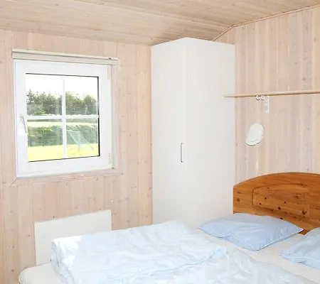 Six-bedroom Holiday In 5 *